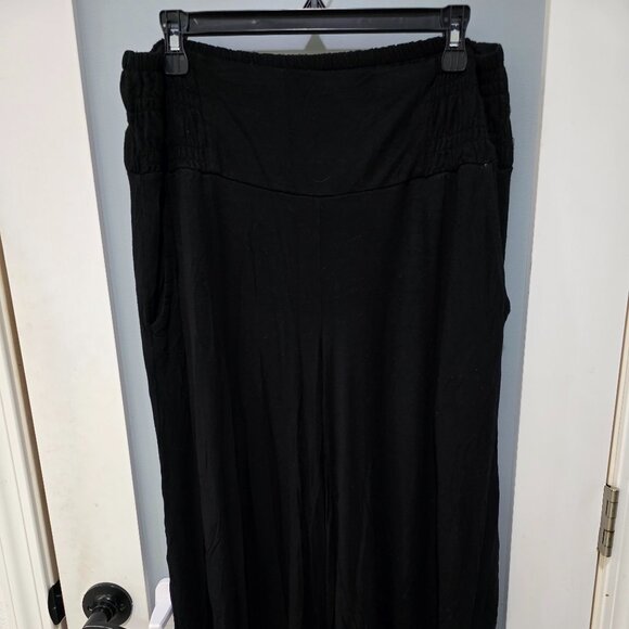 Torrid Women’s Gaucho Pants Size 1 Black Cropped Wide Leg Stretch Plus Size - Picture 1 of 8